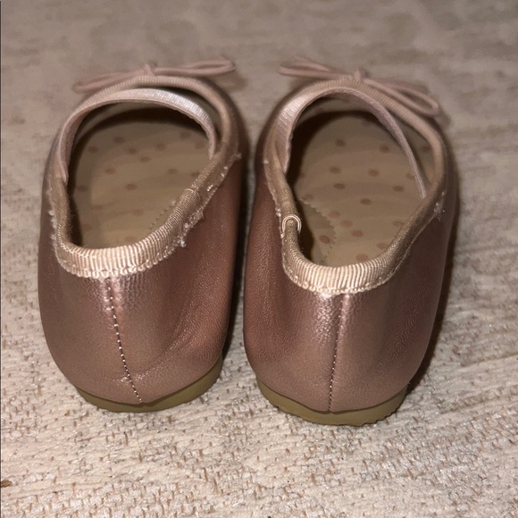 Cat & Jack Kids' Size 5 Toddler Pink Rose Gold Dress Shoes - Picture 3 of 6